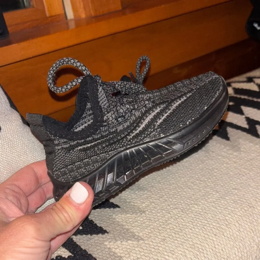 “ Yeezy” LIKE Black and Gray Knit baby Sneakers